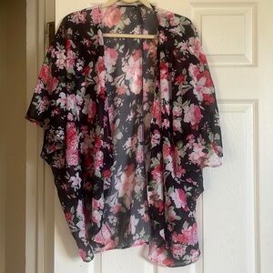 Women’s floral cardigan cover up size: small/medium
